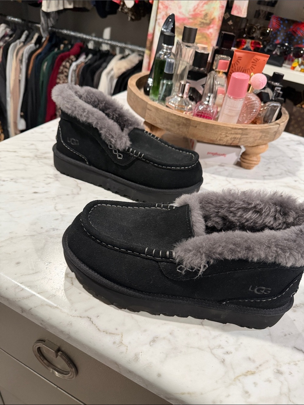 UGG - Picture 5 of 9